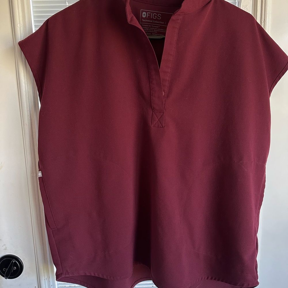 Figs Women’s Rafaela Oversized Burgundy Top